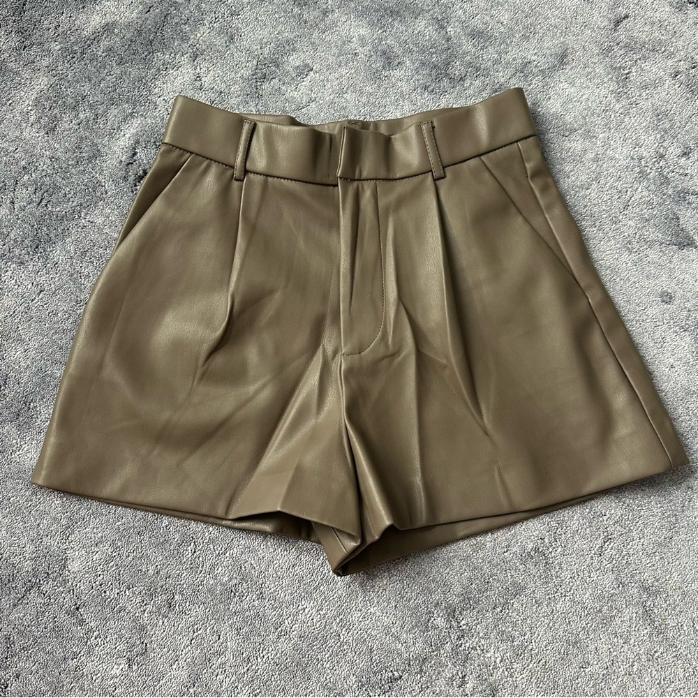 NWOT Zara vegan leather shorts in khaki green - Picture 1 of 4